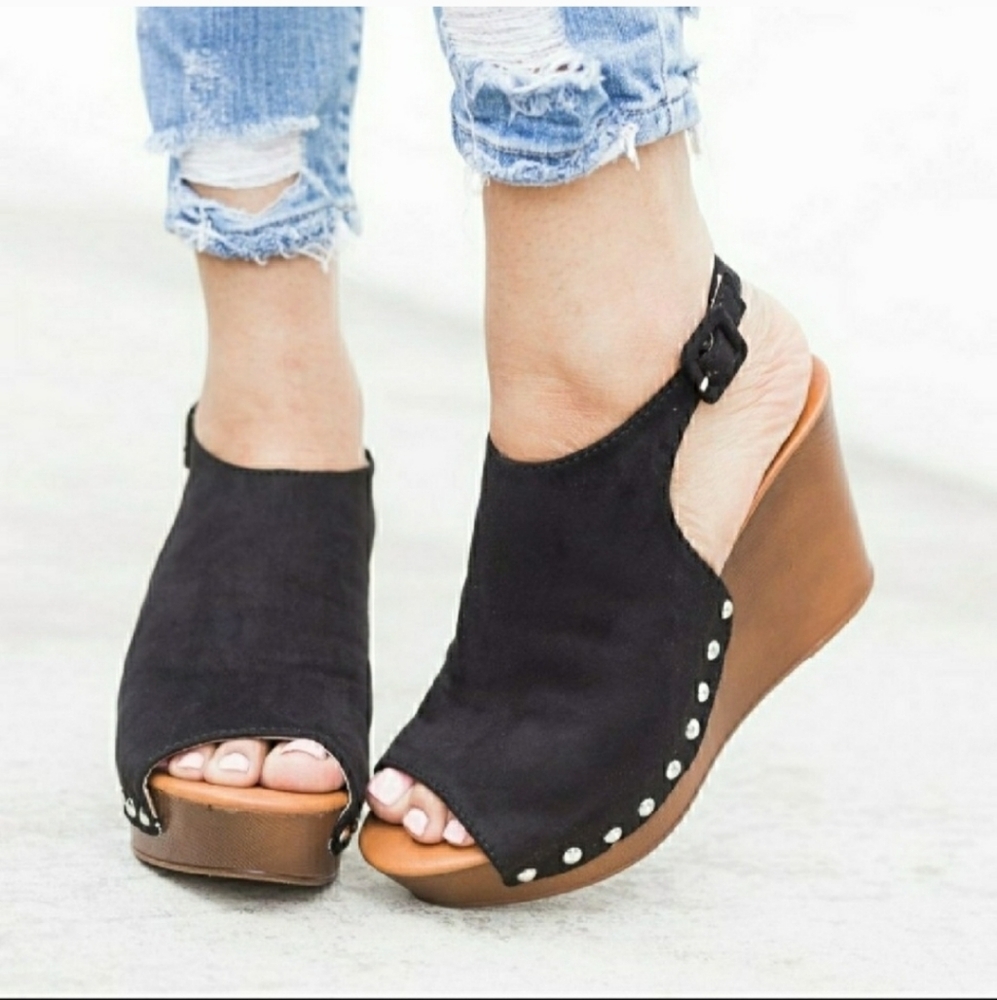 BELLA MARIE BLACK WEDGE SANDALS